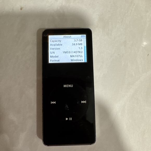 Apple iPod Nano 1st Gen A1137 MA107LL 4GB Black Please Read - Picture 1 of 3